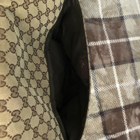 Gucci canvas diaper bag, with multiple pockets and fold-out changing pad - Picture 9 of 9